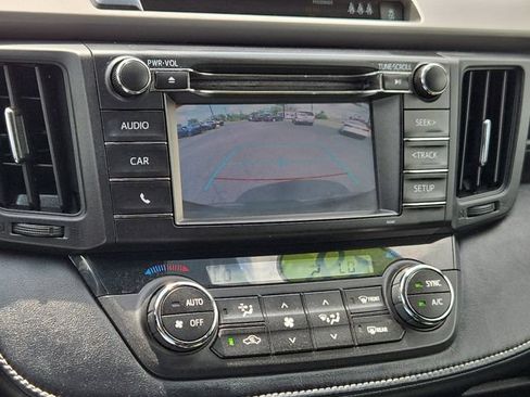 Used 2018 Toyota RAV4 XLE FWD image 21