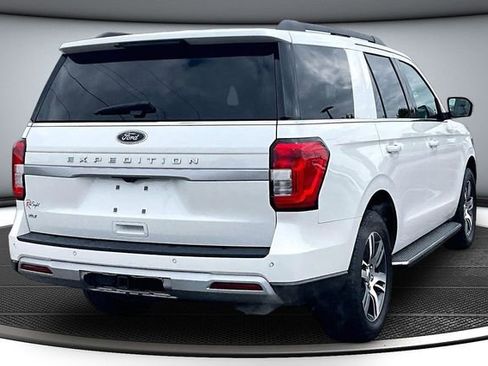 Used 2022 Ford Expedition XLT AWD/4WD image 6