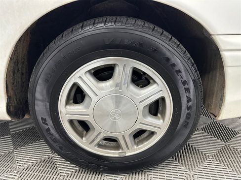 Used 1996 Toyota Avalon XL image 13