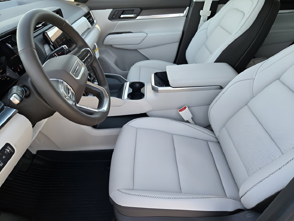 New 2027 GMC Terrain Denali w/ LPO, Black Badging Package AWD/4WD image 10