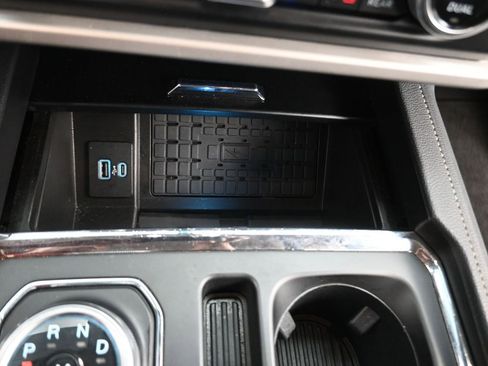 Used 2024 Ford Expedition Max XLT image 16