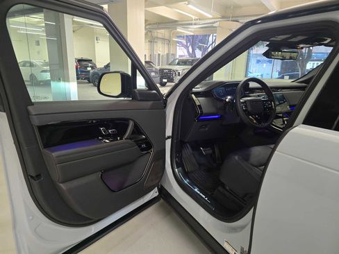 New 2026 Land Rover Range Rover Sport SV image 21