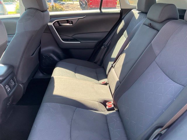 Used 2025 Toyota RAV4 XLE AWD/4WD image 16