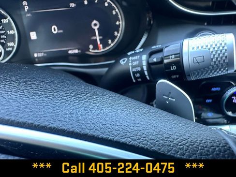 Used 2025 Genesis GV70 2.5T AWD/4WD image 24