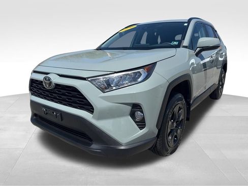Used 2021 Toyota RAV4 XLE AWD/4WD image 2