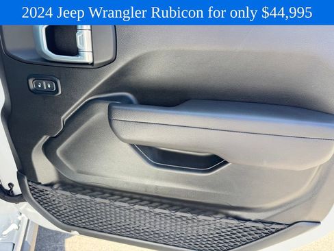 Used 2024 Jeep Wrangler Unlimited Rubicon w/ Technology Group AWD/4WD image 10