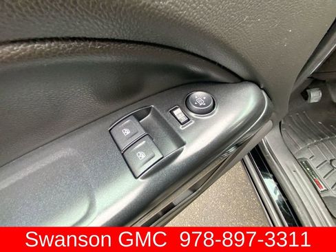 Used 2015 GMC Canyon SLE w/ All-Terrain Package image 24