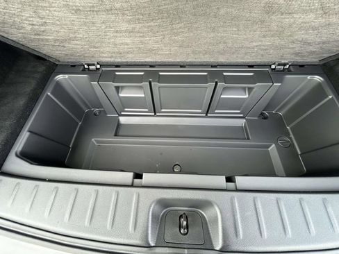 Used 2025 Nissan Pathfinder SV FWD image 16