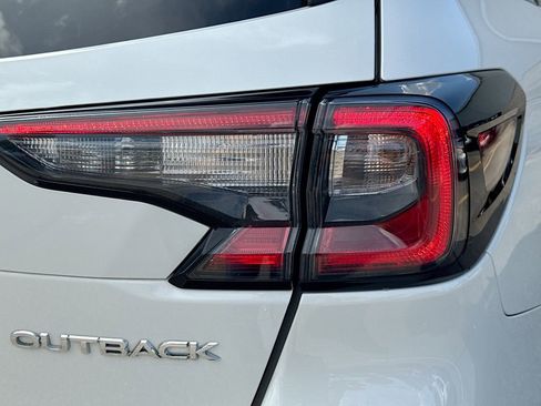 Used 2022 Subaru Outback Premium AWD/4WD image 34