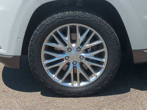Used 2018 Jeep Grand Cherokee Summit AWD/4WD image 14
