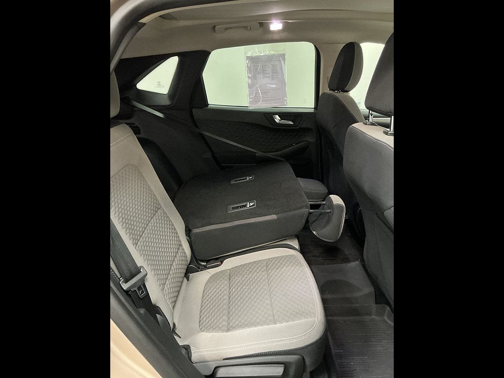 Used 2020 Ford Escape SE FWD image 25