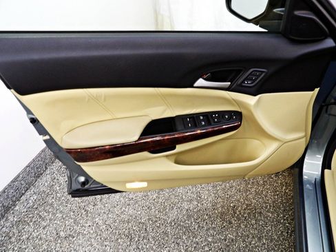 Used 2011 Honda Crosstour EX-L image 7