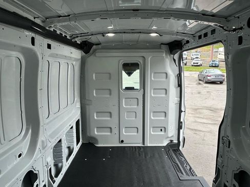 Used 2020 Ford Transit 250 Medium Roof RWD image 21
