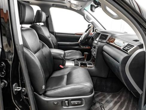 Used 2014 Lexus LX 570 4WD image 35