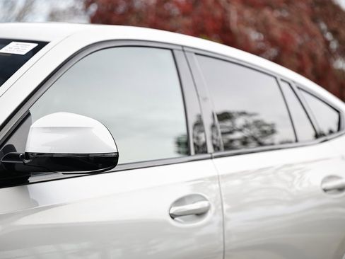 New 2026 BMW X6 xDrive40i w/ Climate Comfort Package image 11