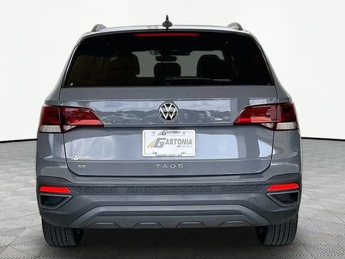 Used 2024 Volkswagen Taos SE FWD image 6