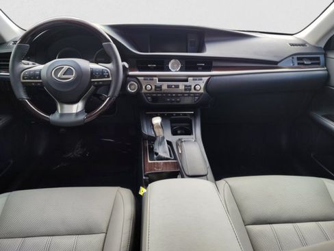 Used 2017 Lexus ES 350 w/ Luxury Package FWD image 13