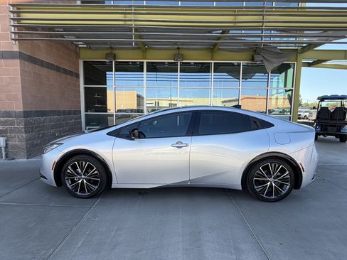 Used 2024 Toyota Prius Limited FWD image 7