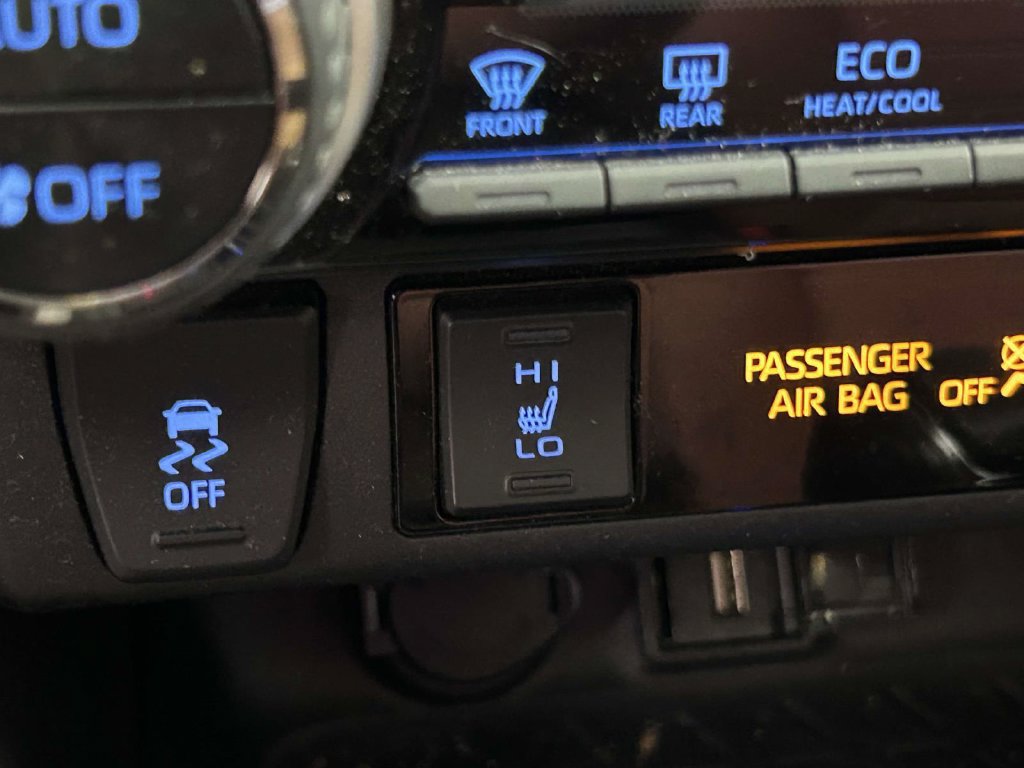 Used 2021 Toyota RAV4 XLE Premium FWD image 21