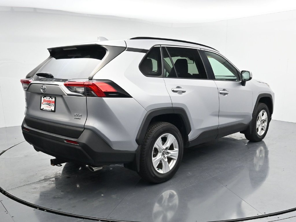 Used 2021 Toyota RAV4 XLE AWD/4WD image 7