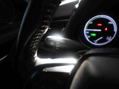 Used 2021 Toyota Camry SE image 13