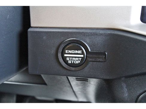 Used 2025 Ford Bronco Outer Banks AWD/4WD image 19