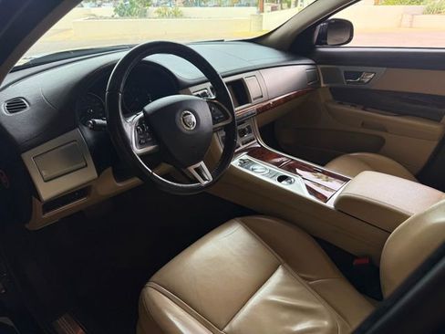 Used 2012 Jaguar XF Base image 32