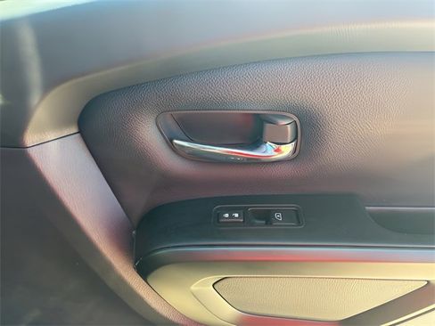 Used 2024 Nissan Titan PRO-4X w/ Pro-4x Convenience Package image 14