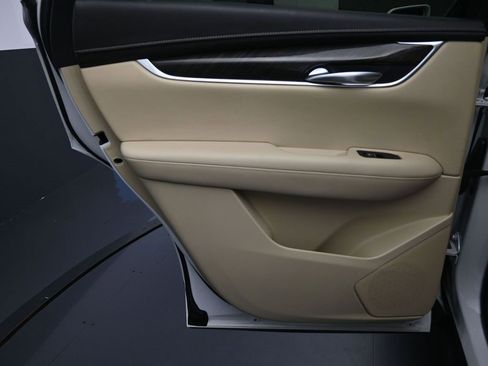 Used 2018 Cadillac XT5 FWD w/ LPO, Wheel Lock Package image 22