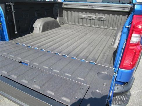 Used 2024 Chevrolet Silverado 1500 ZR2 w/ Technology Package image 10