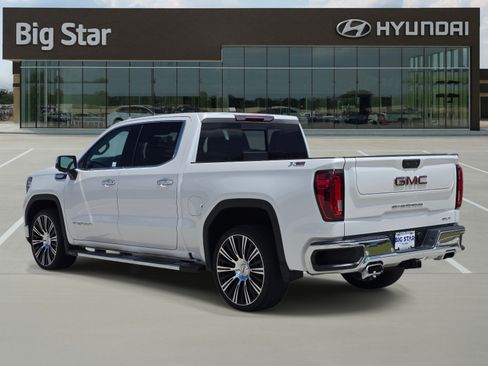 Used 2024 GMC Sierra 1500 SLT AWD/4WD image 3