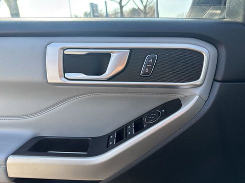 Used 2023 Ford Explorer XLT w/ Equipment Group 202A image 19