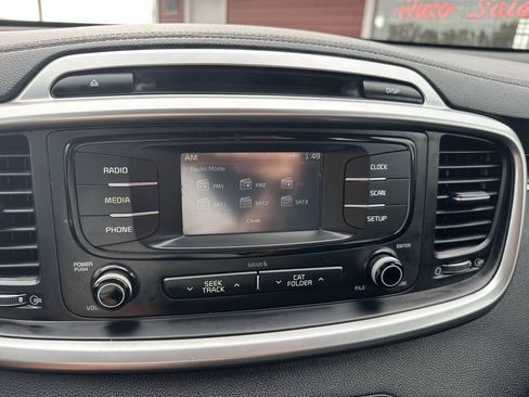Used 2016 Kia Sorento AWD image 12