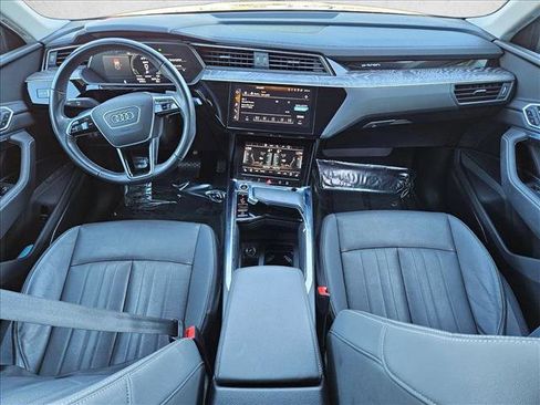Used 2022 Audi e-tron Premium Plus image 15