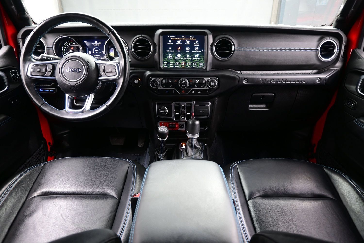 Used 2022 Jeep Wrangler Unlimited Rubicon 4xe w/ Cold Weather Group AWD/4WD image 18