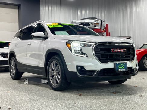 Certified 2024 GMC Terrain SLT w/ Infotainment Package II image 6