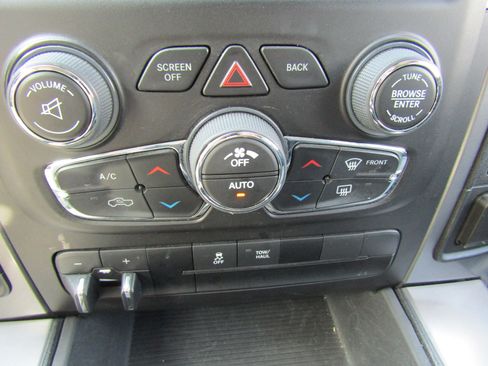 Used 2023 RAM 1500 Classic SLT w/ Trailer & Traction Group image 31