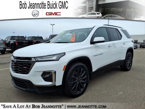 Certified 2023 Chevrolet Traverse RS w/ LPO, Floor Liner Package image 1