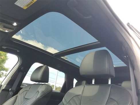 Used 2024 Kia Sorento SX Prestige image 16