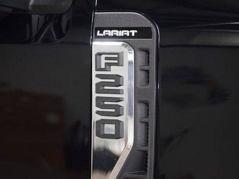 Used 2023 Ford F250 Lariat w/ Lariat Ultimate Package AWD/4WD image 16