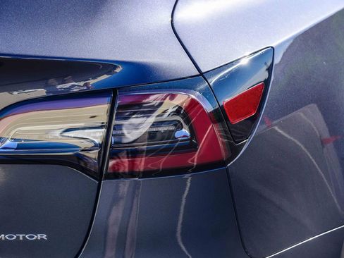 Used 2022 Tesla Model 3 Long Range image 8