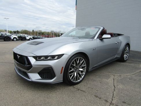 Used 2025 Ford Mustang GT Premium RWD image 10