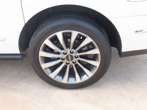 Used 2021 Lincoln Navigator L Reserve w/ Luxury Package AWD/4WD image 15