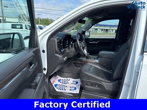 Certified 2022 GMC Sierra 1500 SLT w/ SLT Premium Package image 17