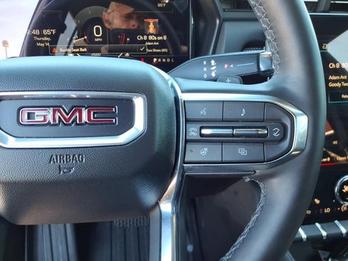 Used 2025 GMC Terrain Elevation w/ Elevation Premium Package AWD/4WD image 10