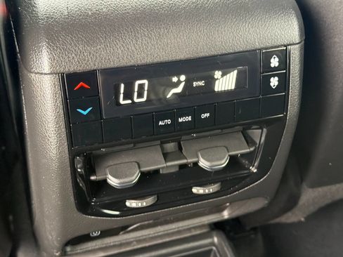 Used 2023 Jeep Grand Cherokee L Laredo AWD/4WD image 37