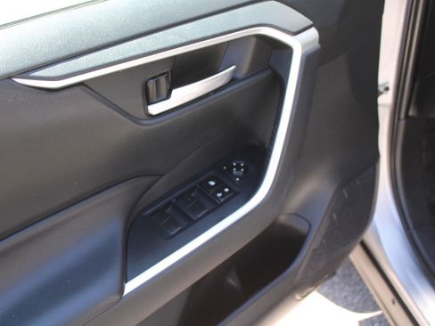 Used 2019 Toyota RAV4 XLE w/ Convenience Package AWD/4WD image 19