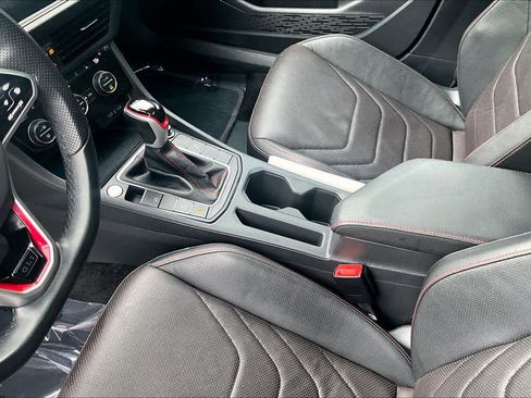 Used 2024 Volkswagen Jetta GLI Autobahn FWD image 17