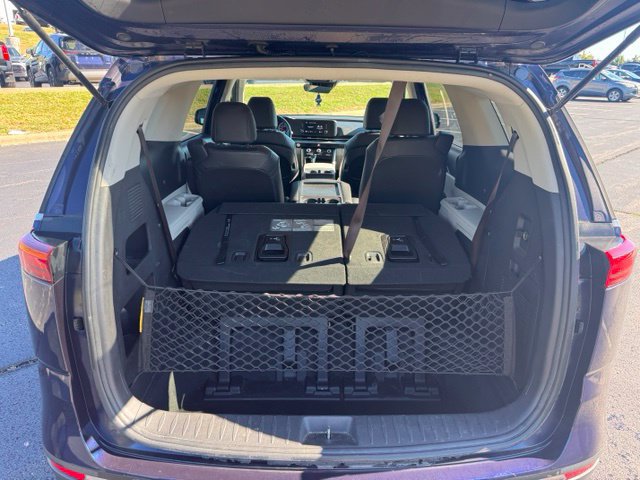 Used 2022 Kia Carnival LX FWD image 13