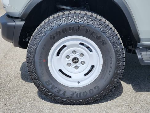 New 2026 Ford Bronco Heritage Edition AWD/4WD image 7